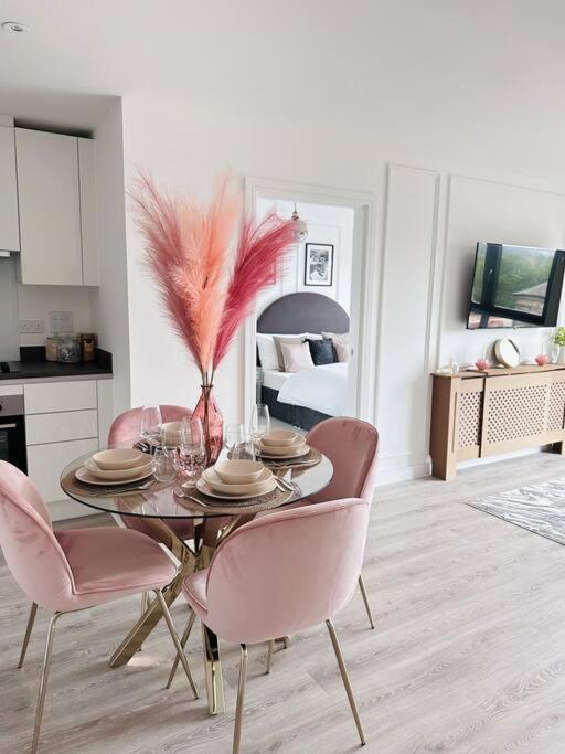 Central Derby Urban 2 Bedroom Flat - An Oasis Of Elegance! Free Parking And Wifi Suitable For Families And Professionals Extérieur photo