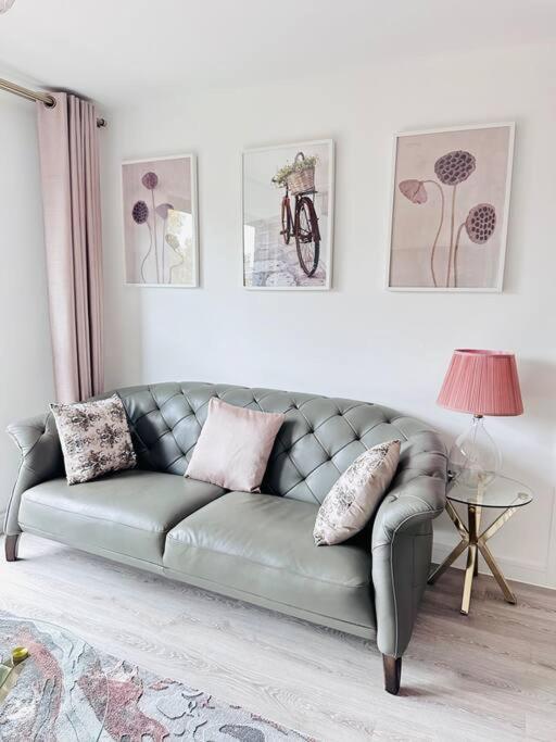 Central Derby Urban 2 Bedroom Flat - An Oasis Of Elegance! Free Parking And Wifi Suitable For Families And Professionals Extérieur photo